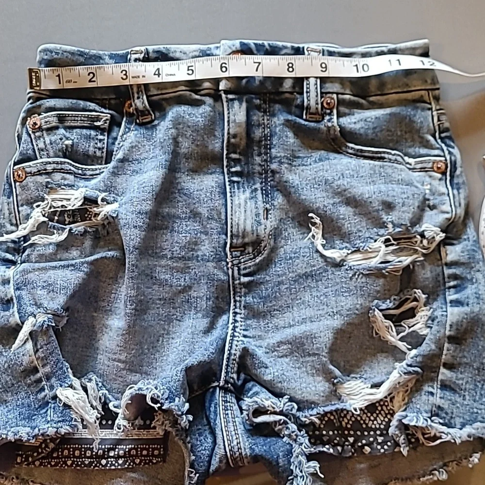 Women's AE Next Level Stretch Curvy Hi Rise Shortie Size 0 Distressed Shorts! - Picture 12 of 14